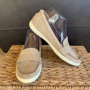 Beige calf hair loafer